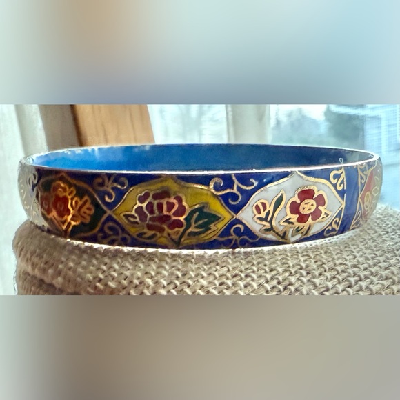Stanley Jewelry - Cloisonné Unique Floral Bangle Bracelet Red yellow Blue Vintage